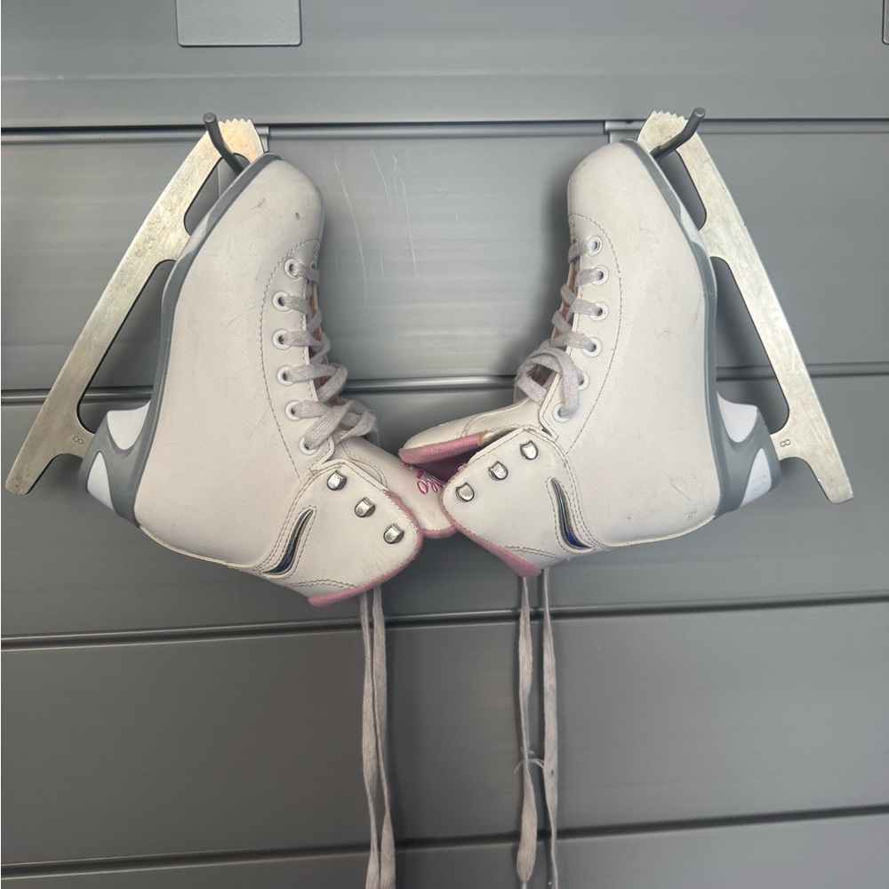 Girls Ice Skates - Gray and Pink